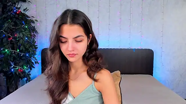 Snapshot of Milana_Crystal_ chatting on January 2025 08:22:01 AM Milana Crystal online show from January 2025 08:22:01 AM