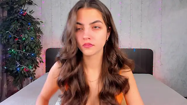 Snapshot of Milana_Crystal_ chatting on February 2025 08:13:02 AM Milana Crystal online show from February 2025 08:13:02 AM