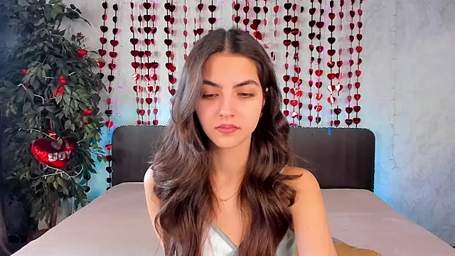 Snapshot of Milana_Crystal_ chatting on February 2025 08:27:02 AM Milana Crystal online show from February 2025 08:27:02 AM