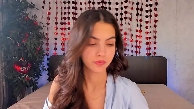 Snapshot of Milana_Crystal_ chatting on February 2025 11:38:02 AM Milana Crystal online show from February 2025 11:38:02 AM