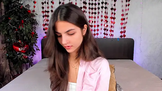 Snapshot of Milana_Crystal_ chatting on March 2025 01:53:02 PM Milana Crystal online show from March 2025 01:53:02 PM