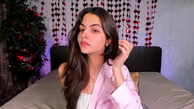 Snapshot of Milana_Crystal_ chatting on March 2025 05:50:02 PM Milana Crystal online show from March 2025 05:50:02 PM