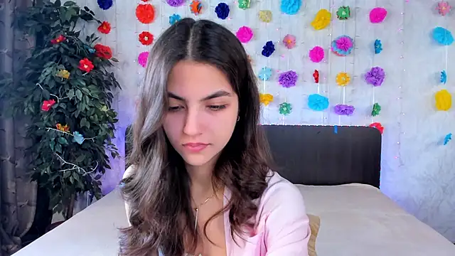 Snapshot of Milana_Crystal_ chatting on March 2025 08:15:01 AM Milana Crystal online show from March 2025 08:15:01 AM