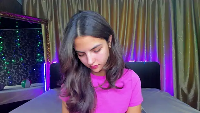 Snapshot of Milana_Crystal_ chatting on September 2025 07:10:02 AM Milana Crystal online show from September 2025 07:10:02 AM