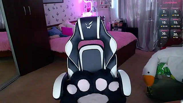 Sidney blush online show from February 2026 05:44:02 AM