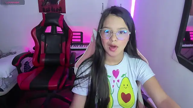 jessi and boy online show from March 2026 03:18:02 PM