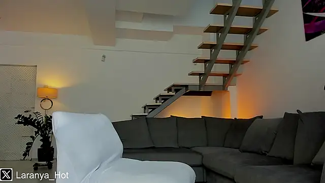 LaranyaX online show from March 2026 09:37:02 AM