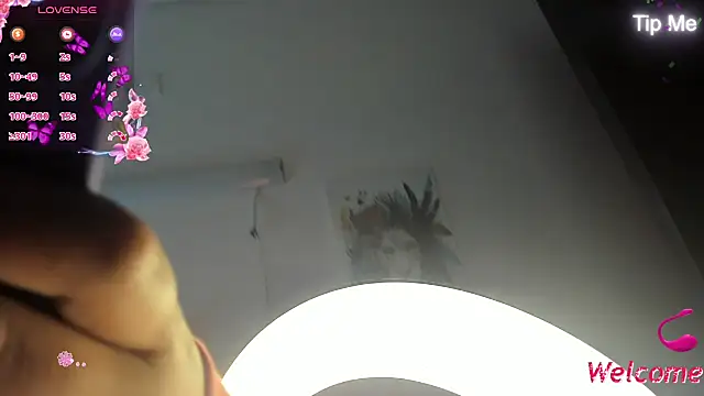 Kylie2211 online show from October 2025 03:02:02 AM