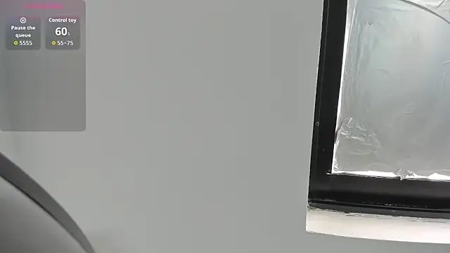 Kylie2211 online show from April 2026 06:37:01 PM