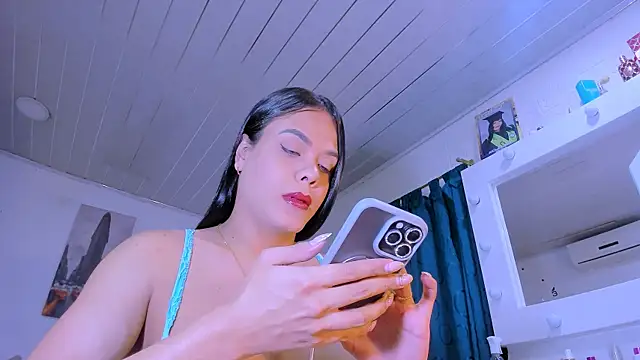 LatinVenuz online show from February 2026 05:52:01 AM