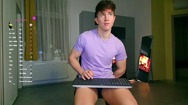 ChristianLevine  online show from October 2025 04:47:01 PM