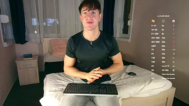 ChristianLevine  online show from November 2025 06:40:02 PM