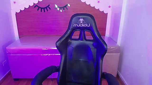 Snapshot of carlie_mayer_v chatting on September 2025 03:33:02 AM carlie mayer v online show from September 2025 03:33:02 AM