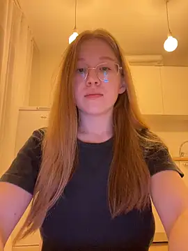 Eva Weyne online show from November 2025 08:24:02 PM