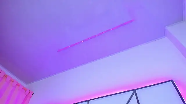 Snapshot of SarayRoyse chatting on January 2025 07:14:02 PM SarayRoyse online show from January 2025 07:14:02 PM