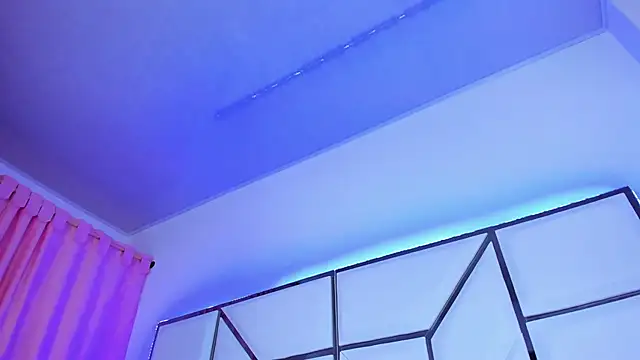 Snapshot of SarayRoyse chatting on February 2025 07:10:02 PM SarayRoyse online show from February 2025 07:10:02 PM