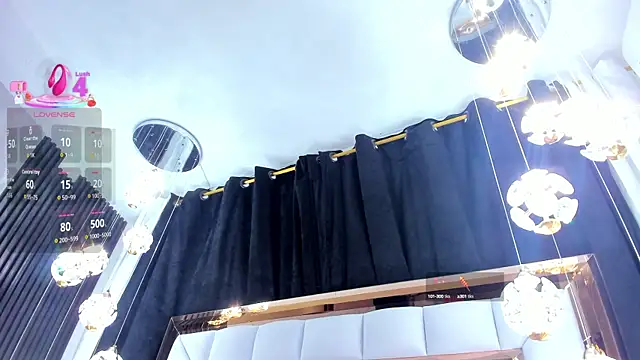 Snapshot of SarayRoyse chatting on September 2025 07:36:01 PM SarayRoyse online show from September 2025 07:36:01 PM