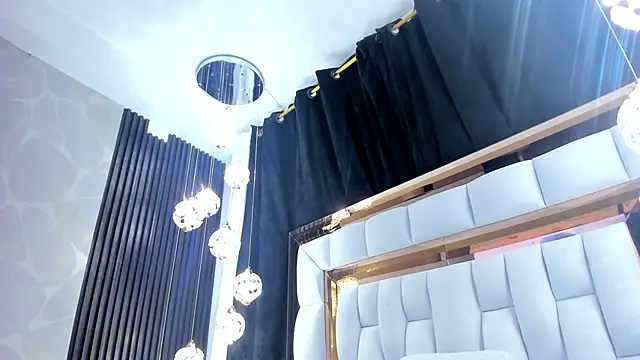 Snapshot of SarayRoyse chatting on September 2025 07:39:02 PM SarayRoyse online show from September 2025 07:39:02 PM