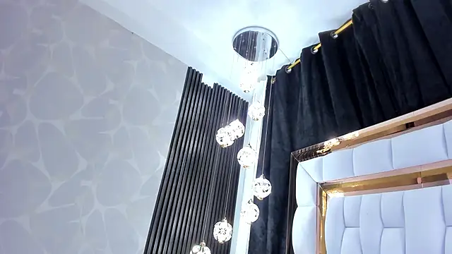 Snapshot of SarayRoyse chatting on September 2025 07:30:01 PM SarayRoyse online show from September 2025 07:30:01 PM