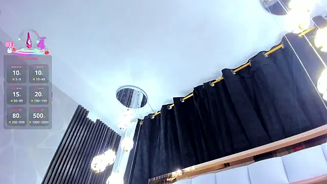 Snapshot of SarayRoyse chatting on October 2025 07:37:02 PM SarayRoyse online show from October 2025 07:37:02 PM