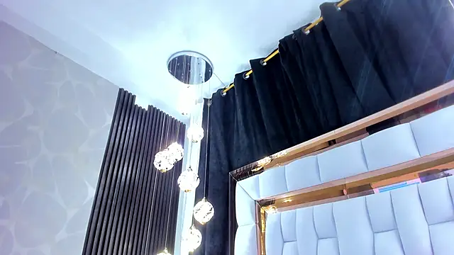 Snapshot of SarayRoyse chatting on November 2025 07:37:01 PM SarayRoyse online show from November 2025 07:37:01 PM