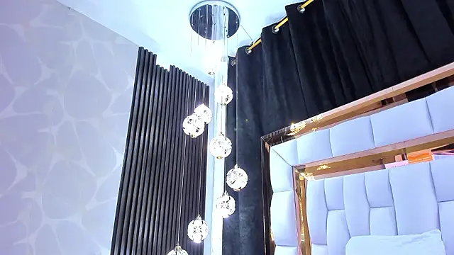 SarayRoyse online show from March 2026 07:29:01 PM