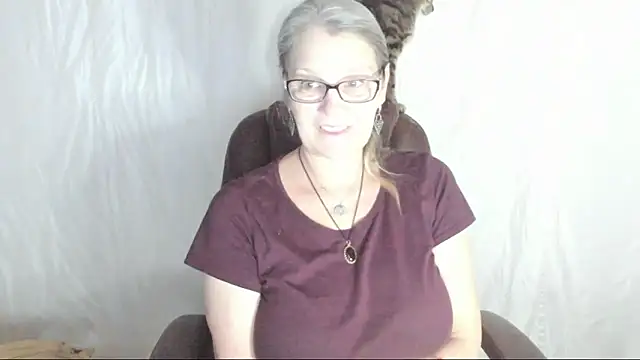 irinamaux online show from March 2025 03:27:01 PM