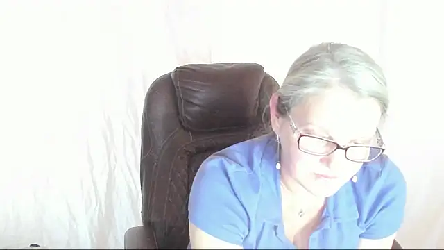 irinamaux online show from March 2025 11:53:01 AM