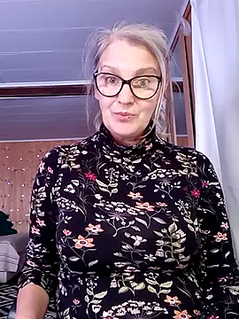 Snapshot of irinamaux chatting on September 2025 12:32:02 PM irinamaux online show from September 2025 12:32:02 PM