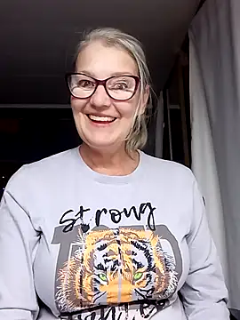 Snapshot of irinamaux chatting on October 2025 07:17:02 AM irinamaux online show from October 2025 07:17:02 AM