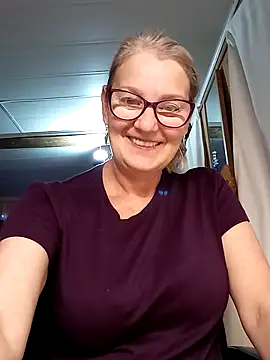 Snapshot of irinamaux chatting on October 2025 05:17:02 AM irinamaux online show from October 2025 05:17:02 AM