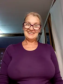 Snapshot of irinamaux chatting on October 2025 06:46:02 AM irinamaux online show from October 2025 06:46:02 AM