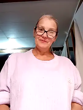 Snapshot of irinamaux chatting on October 2025 04:44:02 PM irinamaux online show from October 2025 04:44:02 PM