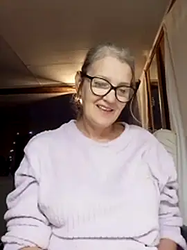 Snapshot of irinamaux chatting on October 2025 11:23:02 AM irinamaux online show from October 2025 11:23:02 AM