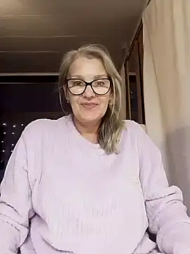 Snapshot of irinamaux chatting on November 2025 06:10:01 PM irinamaux online show from November 2025 06:10:01 PM