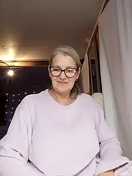 Snapshot of irinamaux chatting on November 2025 06:16:02 AM irinamaux online show from November 2025 06:16:02 AM