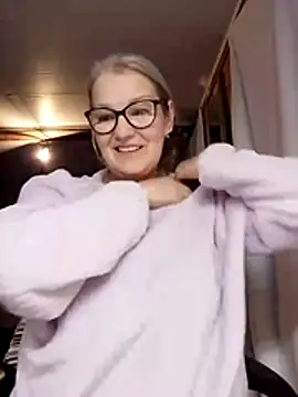 Snapshot of irinamaux chatting on November 2025 06:25:02 AM irinamaux online show from November 2025 06:25:02 AM