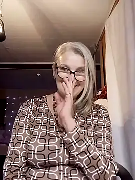 Snapshot of irinamaux chatting on November 2025 07:08:02 AM irinamaux online show from November 2025 07:08:02 AM