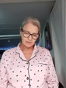 irinamaux online show from November 2025 09:52:02 AM