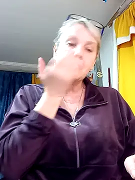 irinamaux online show from April 2026 07:18:01 PM