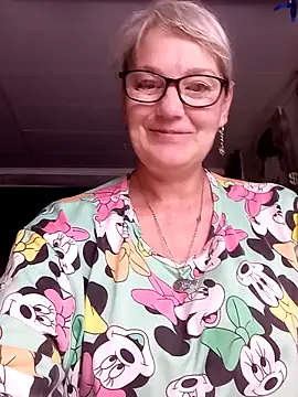 irinamaux online show from June 2026 06:16:01 AM