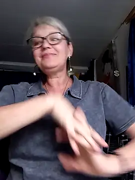 Snapshot of irinamaux chatting on June 2026 02:20:02 AM irinamaux online show from June 2026 02:20:02 AM