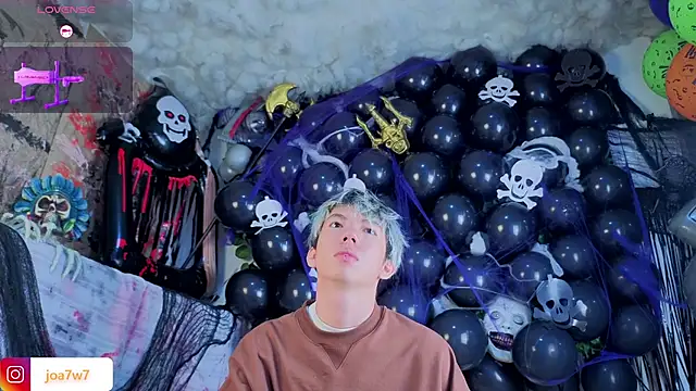 Snapshot of Levii_Ackermann chatting on October 2025 02:30:02 PM Levii Ackermann online show from October 2025 02:30:02 PM