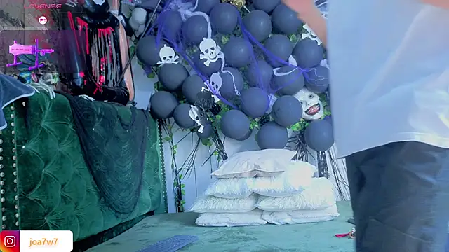 Snapshot of Levii_Ackermann chatting on October 2025 01:45:02 PM Levii Ackermann online show from October 2025 01:45:02 PM