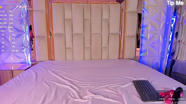 nicole cooper   online show from November 2025 07:36:01 PM