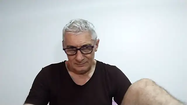 BIGUNCUTHARDCOCK online show from April 2026 01:33:01 AM