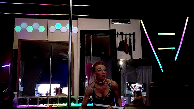Snapshot of MadisonMarie chatting on September 2025 05:28:02 AM MadisonMarie online show from September 2025 05:28:02 AM