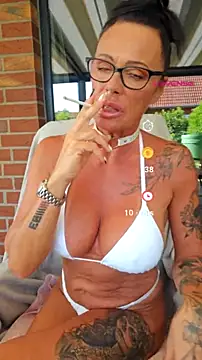 Snapshot of Misses-Cougar chatting on July 2026 08:10:01 AM Misses-Cougar online show from July 2026 08:10:01 AM