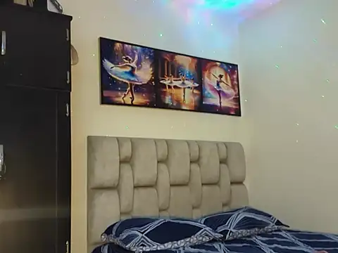 Angellyg online show from April 2026 12:33:02 AM