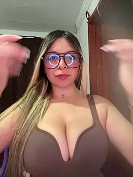 CristalGmez online show from March 2026 03:30:02 AM